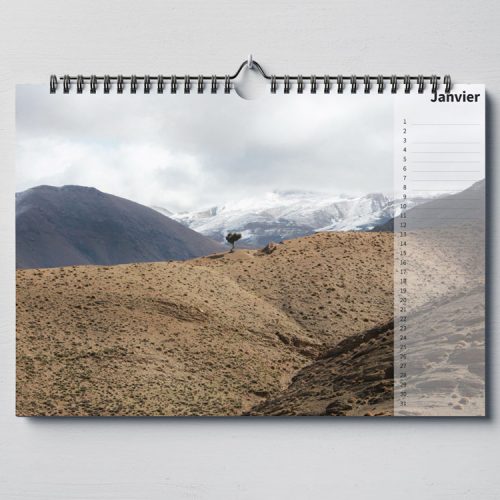 Calendar-beautiful-world-landscapes-mock-up